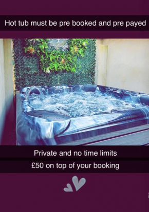 Esterville Apartments 1 and 2 bedrooms hot tub availability